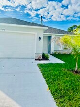 676 Alminar Ave SE in Palm Bay, FL - Building Photo - Building Photo
