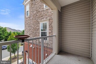 42612 Hardage Terrace in Ashburn, VA - Building Photo - Building Photo