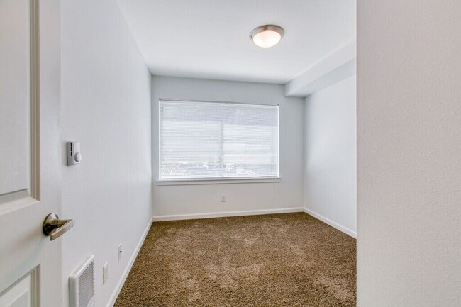 Roseland Apartments in Portland, OR - Building Photo - Building Photo