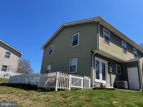 8617 Colston Ct in Marshall, VA - Building Photo - Building Photo