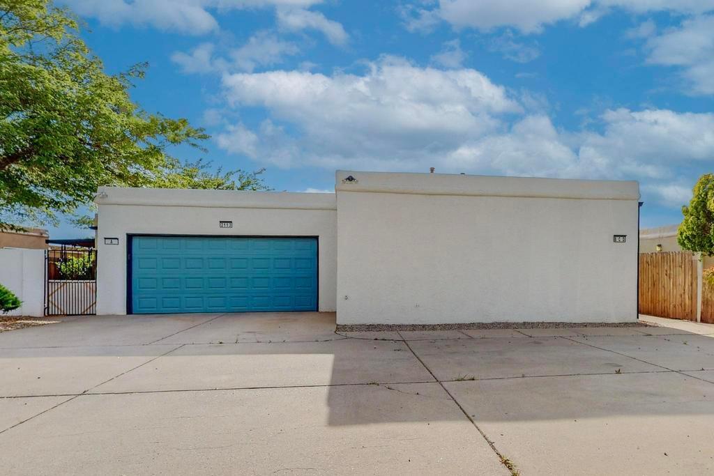 2113 Chelwood Trail NE in Albuquerque, NM - Building Photo