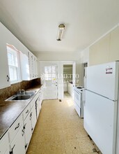 1104 Gregory St in Greensboro, NC - Foto de edificio - Building Photo