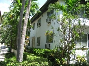 215 Antilla Ave in Coral Gables, FL - Building Photo - Building Photo