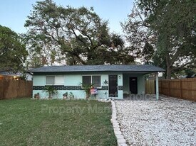 4825 69th St N in St. Petersburg, FL - Building Photo