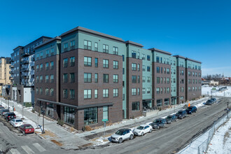 The Lumin at Highland Bridge in St. Paul, MN - Foto de edificio - Primary Photo