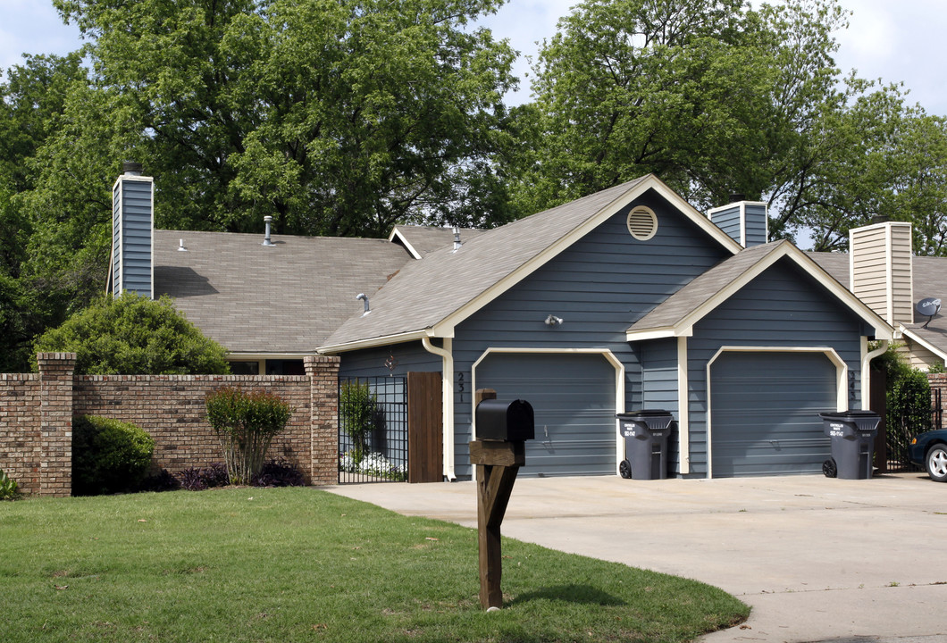 Glenpool Duplexes in Glenpool, OK - Building Photo