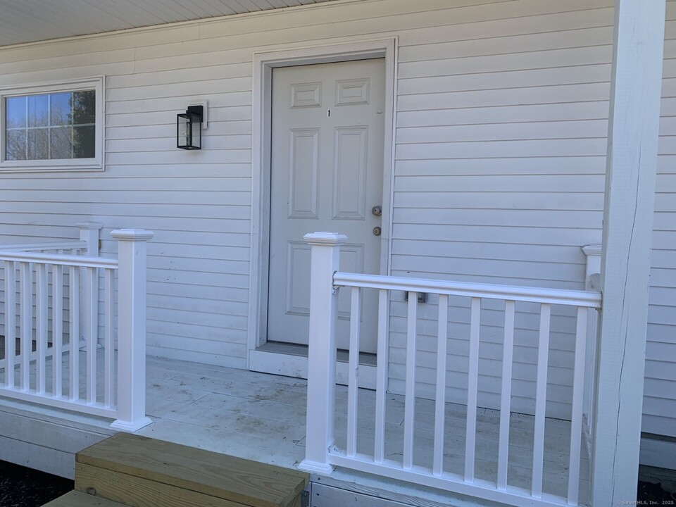 87 Park Lane Rd in New Milford, CT - Foto de edificio