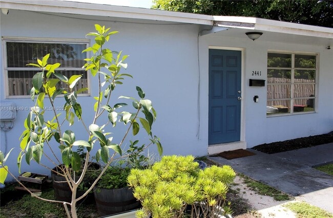 2441 NW 9th Terrace in Wilton Manors, FL - Building Photo - Building Photo