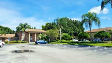 496 Banyon Tree Cir in Maitland, FL - Foto de edificio - Building Photo