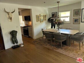 120 S Mentor Ave in Pasadena, CA - Building Photo - Building Photo