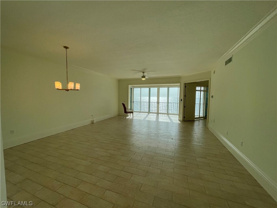 267 Barefoot Beach Blvd in Bonita Springs, FL - Building Photo