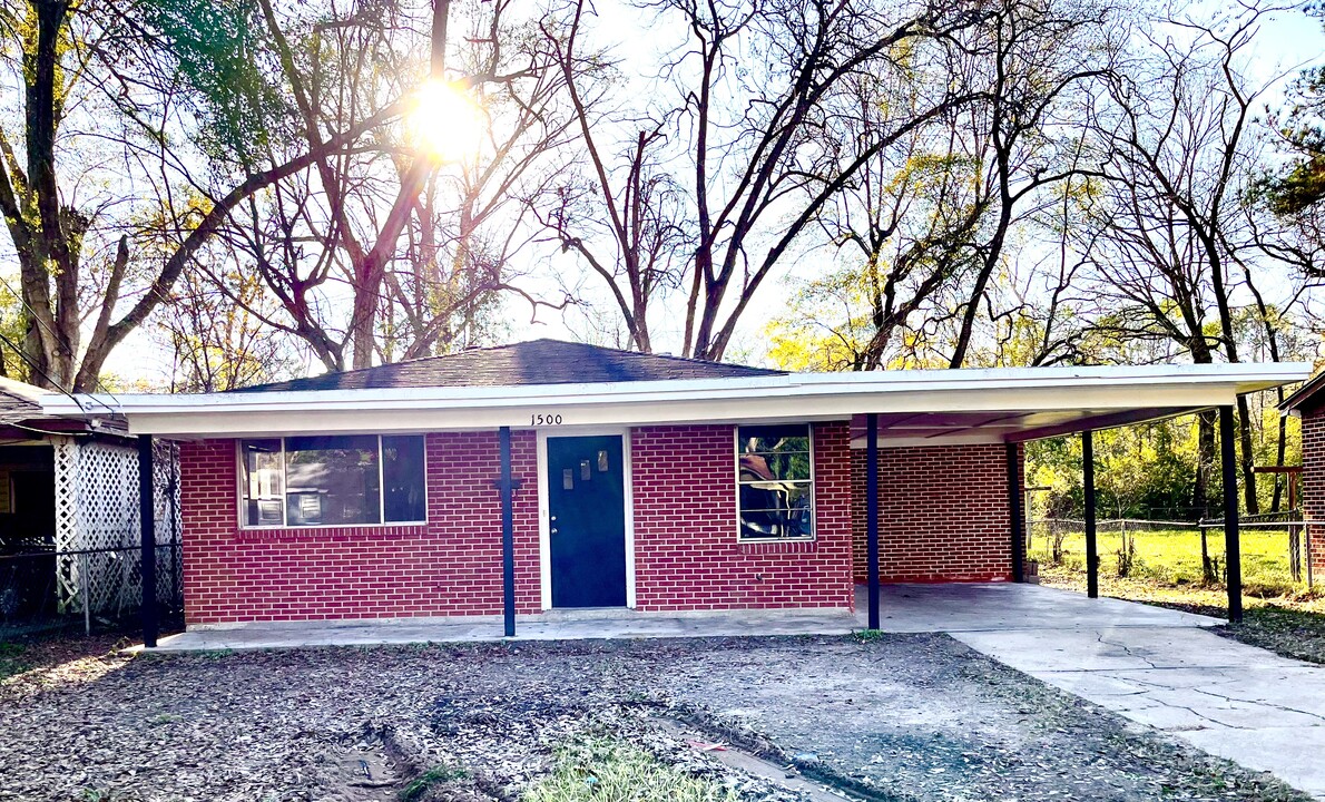 1500 S 5th St in Monroe, LA - Building Photo