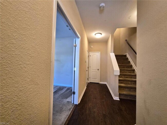 279 Tigerlilly Dr in Portsmouth, VA - Building Photo - Building Photo