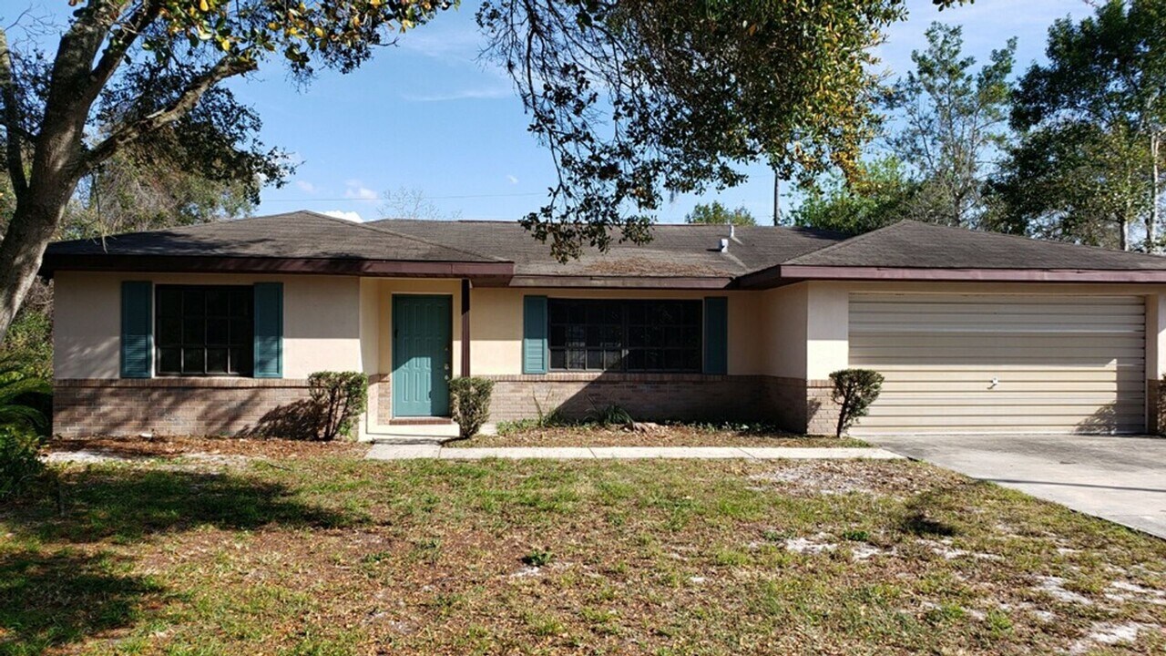 931 Shenandoah Ave in Deltona, FL - Building Photo