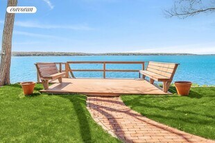 201 Three Mile Harbor Hog Creek in East Hampton, NY - Building Photo