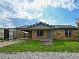 5321 S FM 51 in Decatur, TX - Building Photo