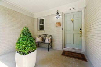 614 Ellsworth Rd in Charlotte, NC - Foto de edificio - Building Photo