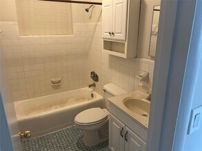 211 N 66th Ave in Hollywood, FL - Building Photo - Building Photo