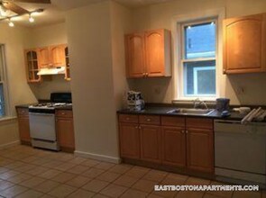 756 Saratoga St, Unit 1 in Boston, MA - Building Photo - Building Photo