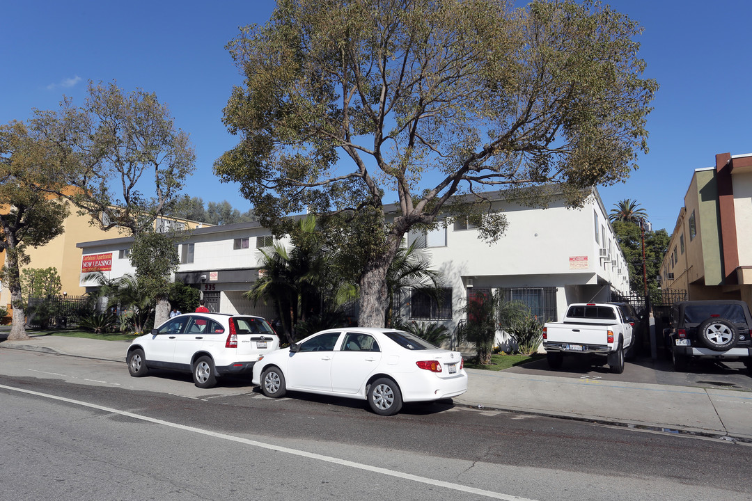 The Caribean Apartments in Los Angeles, CA - Building Photo