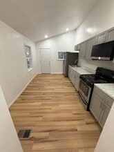 241 Franklin Way in York, PA - Building Photo - Building Photo