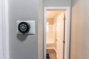 Fully-Furnished Rooms for Rent in Atlanta, GA - Building Photo