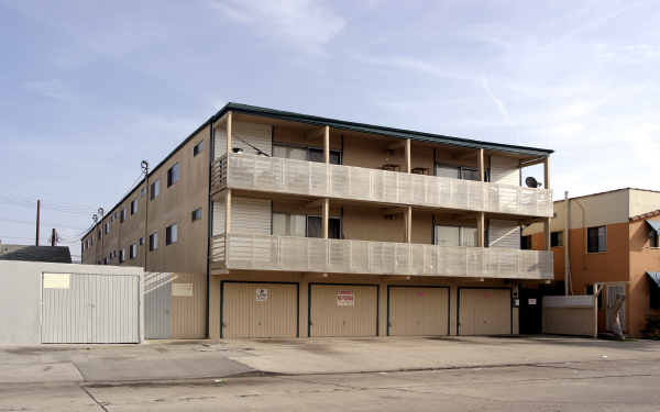 Linden 650 in Long Beach, CA - Building Photo