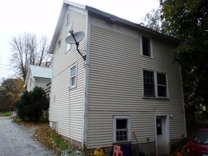 54 Terrill St in Rutland, VT - Foto de edificio - Building Photo