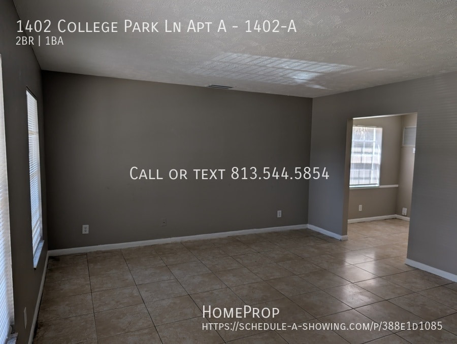1402 College Park Ln in Tampa, FL - Building Photo