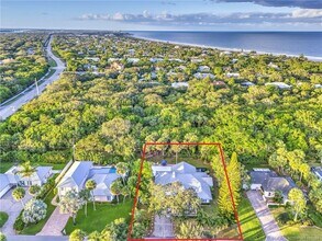 1446 Wyn Cove Dr in Vero Beach, FL - Foto de edificio - Building Photo