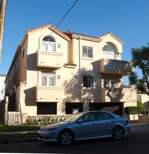 10753 Blix St in North Hollywood, CA - Building Photo - Building Photo