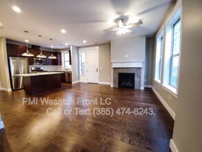 268 E Sandy Sage Way in Sandy, UT - Building Photo - Building Photo