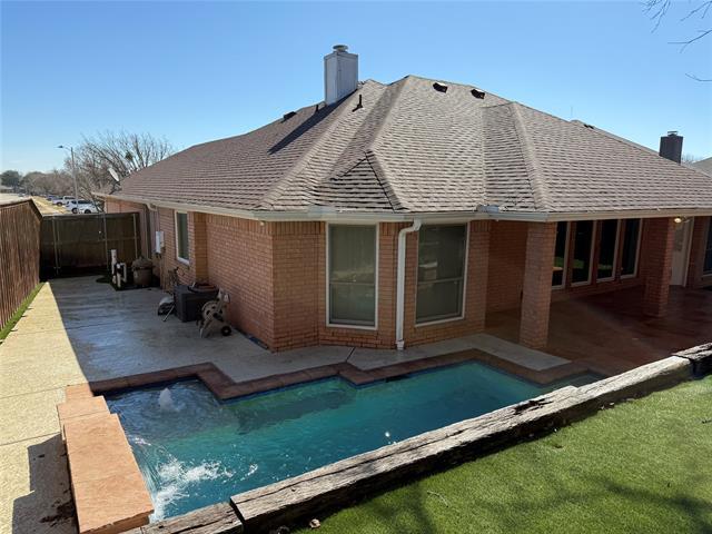 7702 Fox Chase Dr in Arlington, TX - Building Photo