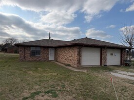 1605 Pvt Rd 5010 in Anna, TX - Building Photo