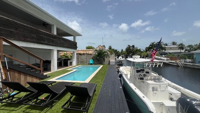property at 1623 Venetian Dr