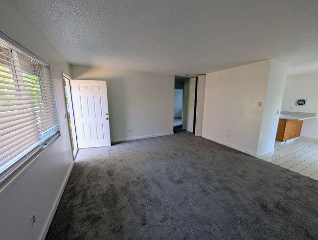 5630-5632-5632 SE 88th Ave in Portland, OR - Foto de edificio - Building Photo