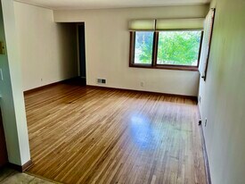 4206 Valley View Rd in Edina, MN - Building Photo