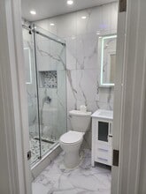 10239 46th Ave, Unit 1st Floor in Corona, NY - Foto de edificio - Building Photo