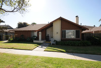 2702 W Orion Ave in Santa Ana, CA - Foto de edificio - Building Photo