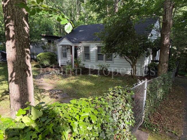 property at 125 Woodbriar Rd