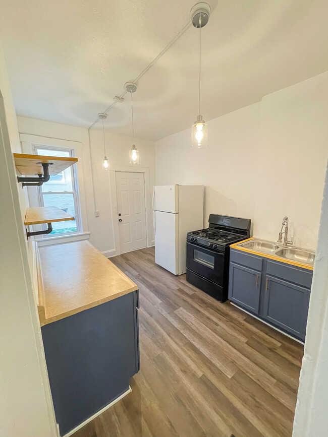 property at 1919 Pleasant St