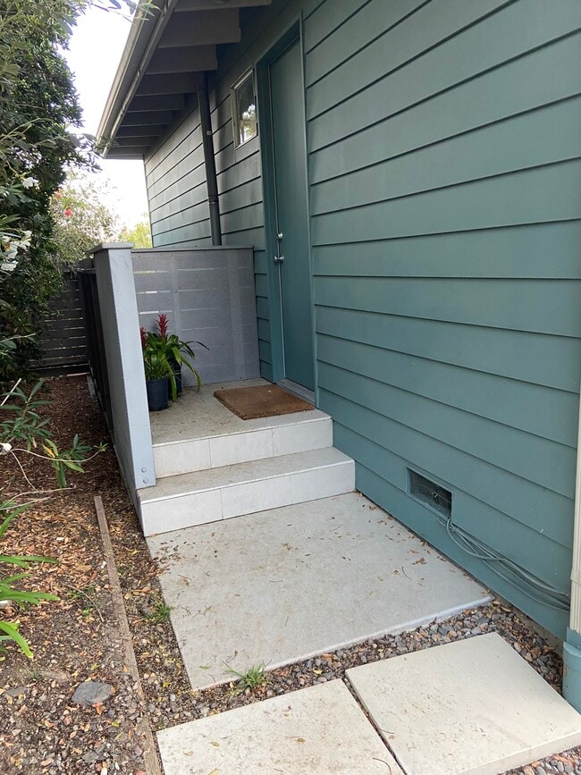 872 Hanley Ave in Los Angeles, CA - Building Photo - Building Photo