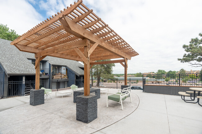 The Lofts @ Rock Vue in Colorado Springs, CO - Foto de edificio - Building Photo