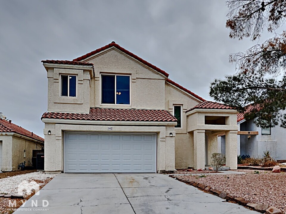 142 Wynntry Dr in Henderson, NV - Building Photo