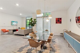 8640 Arboretum Ln in Miami, FL - Building Photo - Building Photo