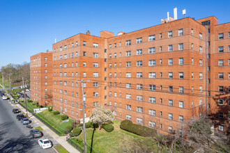 Bellevue Towers in Harrisburg, PA - Building Photo - Primary Photo