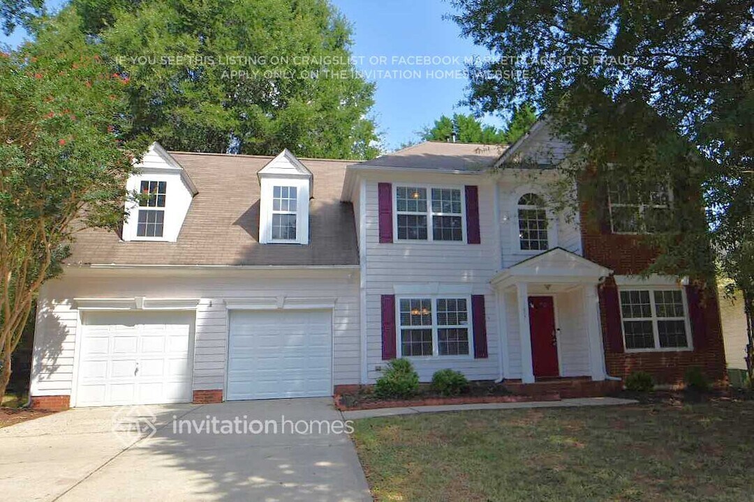 11807 Fox Glen Rd in Charlotte, NC - Building Photo