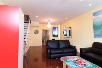 633 Washington Ave in Philadelphia, PA - Building Photo - Building Photo