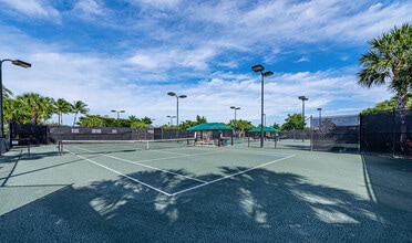 7565 Lake Harbor Terrace in Greenacres, FL - Building Photo - Building Photo