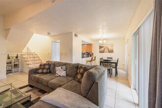 10600 La Placida Dr in Coral Springs, FL - Building Photo - Building Photo